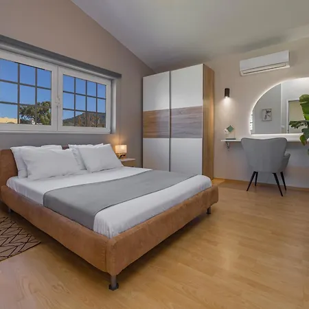 Coral Paradise Luxury Jacuzi Suite & Pool View Kremasti Exterior photo